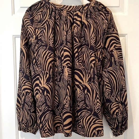 Banana Republic Boho Style Tunic Top Large Petite
Navy Blue Tan Zebra Animal - Picture 9 of 11